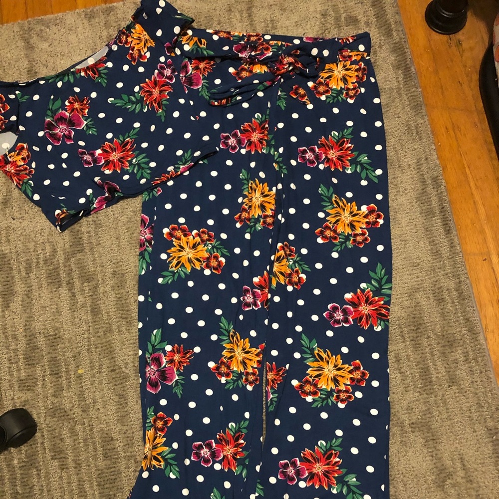 outfit, 2 piece crop top and pants